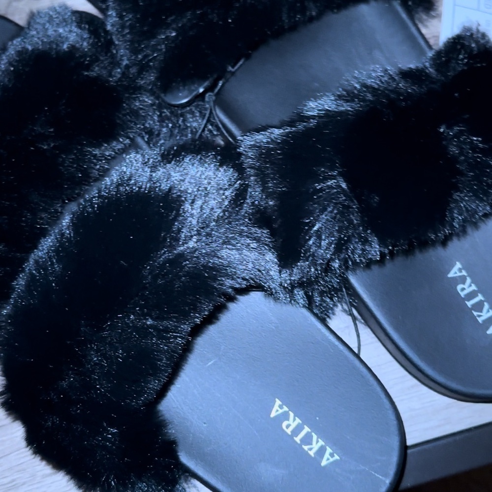 NWT Akira Fur Slides!!!